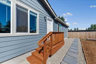 2780 34th St, Coos Bay, OR 97420 - Photo 5