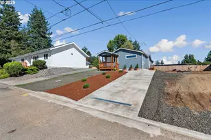 2780 34th St, Coos Bay, OR 97420 - Photo 29