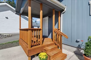 2780 34th St, Coos Bay, OR 97420 - Photo 31