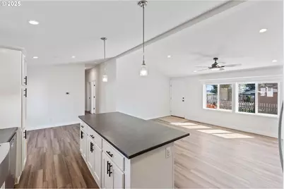 2780 34th St, Coos Bay, OR 97420 - Photo 11