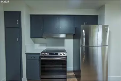 2090 17th St NE, Salem, OR 97301 - Photo 11