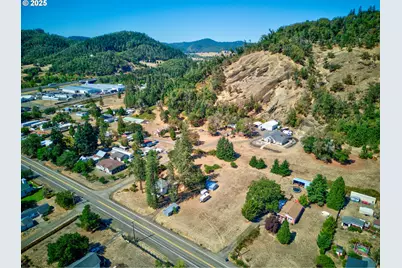 804 North Bank Rd, Roseburg, OR 97470 - Photo 7