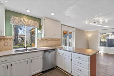 14142 SE Bush St, Portland, OR 97236 - Photo 11