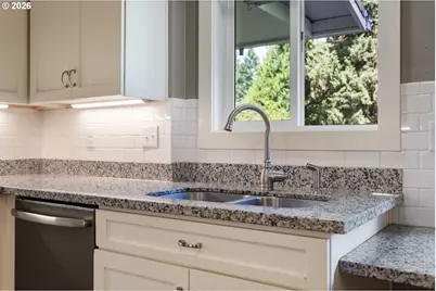 823 NW 60th St, Vancouver, WA 98663 - Photo 5