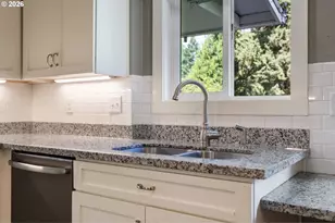 823 NW 60th St, Vancouver, WA 98663 - Photo 5