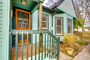 1566 SE Sherrett St, Portland, OR 97202 - Photo 35