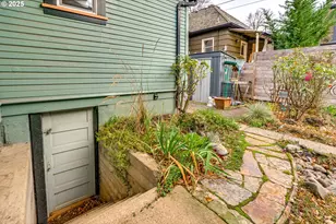 1566 SE Sherrett St, Portland, OR 97202 - Photo 37