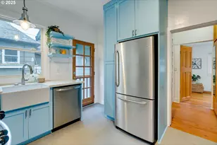 1566 SE Sherrett St, Portland, OR 97202 - Photo 19