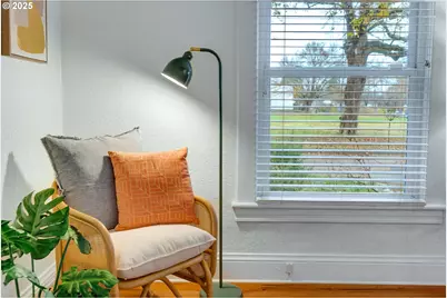 1566 SE Sherrett St #A, Portland, OR 97202 - Photo 9