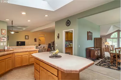 562 Valley Rd, Roseburg, OR 97471 - Photo 13