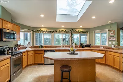 562 Valley Rd, Roseburg, OR 97471 - Photo 11