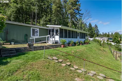 562 Valley Rd, Roseburg, OR 97471 - Photo 3
