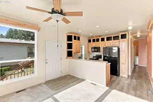 472 Shorepines Pl, Coos Bay, OR 97420 - Photo 5