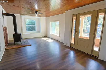 1194 Oregon Ave, Coos Bay, OR 97420 - Photo 7