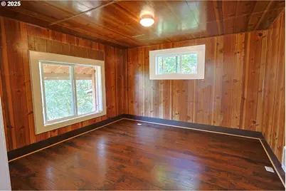 1194 Oregon Ave, Coos Bay, OR 97420 - Photo 9