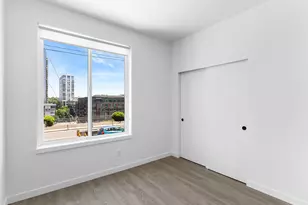 3727 S Hood Ave, Portland, OR 97239 - Photo 9