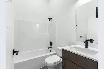 3727 S Hood Ave, Portland, OR 97239 - Photo 15