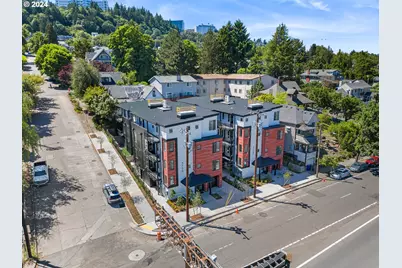 3727 S Hood Ave, Portland, OR 97239 - Photo 1