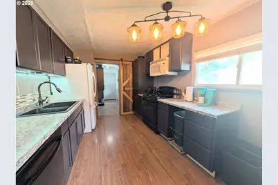 1603 Y Ave, La Grande, OR 97850 - Photo 5