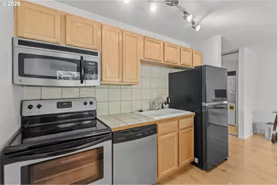 100 Kerr Pkwy #6, Lake Oswego, OR 97035 - Photo 9