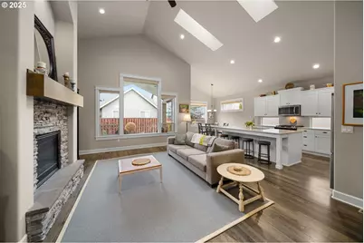 1229 NE Sunrise St, Prineville, OR 97754 - Photo 3