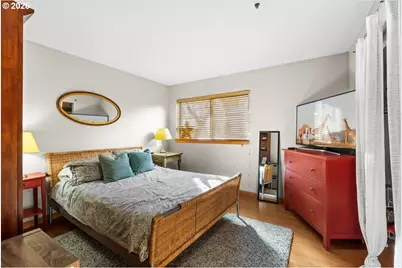 720 NW Naito Pkwy #D-17, Portland, OR 97209 - Photo 9