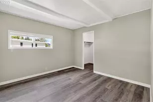 205 S 54th St, Springfield, OR 97478 - Photo 13