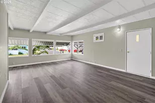 205 S 54th St, Springfield, OR 97478 - Photo 3