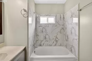 205 S 54th St, Springfield, OR 97478 - Photo 17
