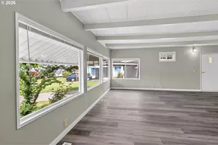 205 S 54th St, Springfield, OR 97478 - Photo 5