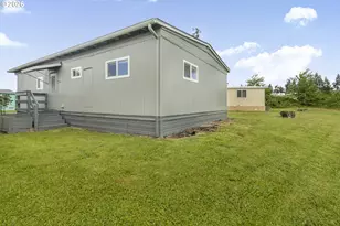 205 S 54th St, Springfield, OR 97478 - Photo 31