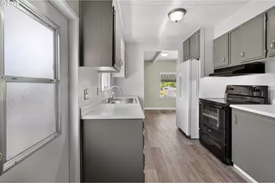 205 S 54th St #20, Springfield, OR 97478 - Photo 9