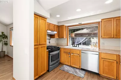 16050 NW Somerset Dr, Beaverton, OR 97006 - Photo 17
