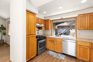 16050 NW Somerset Dr, Beaverton, OR 97006 - Photo 17