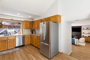 16050 NW Somerset Dr, Beaverton, OR 97006 - Photo 15