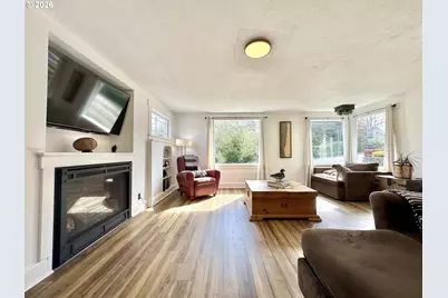 369 S 10th St, Coos Bay, OR 97420 - Photo 7