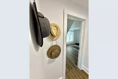 369 S 10th St, Coos Bay, OR 97420 - Photo 17