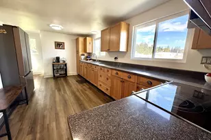 369 S 10th St, Coos Bay, OR 97420 - Photo 13