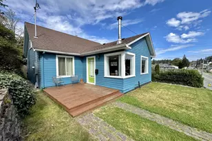 369 S 10th St, Coos Bay, OR 97420 - Photo 3