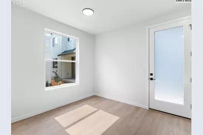 4043 SE 115th Ave, Portland, OR 97266 - Photo 5