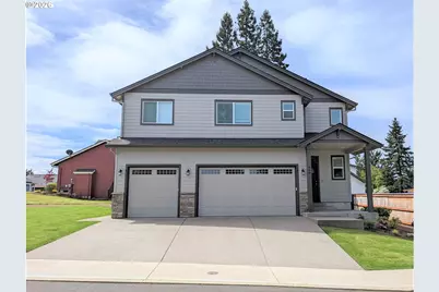 690 E 1st Ave, Estacada, OR 97023 - Photo 1