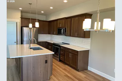 690 E 1st Ave, Estacada, OR 97023 - Photo 3