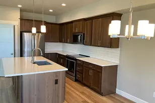 690 E 1st Ave, Estacada, OR 97023 - Photo 3