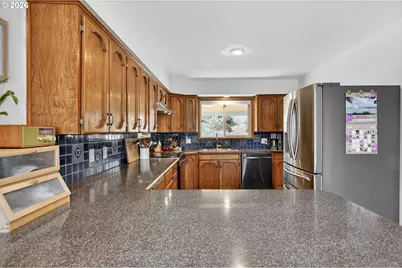 713 E 21st Pl, The Dalles, OR 97058 - Photo 11