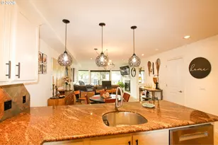 211 Harbor St, Florence, OR 97439 - Photo 3