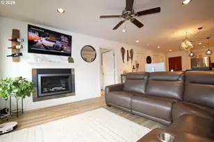211 Harbor St, Florence, OR 97439 - Photo 11