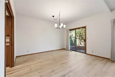 587 Wimbledon Ct, Eugene, OR 97401 - Photo 7