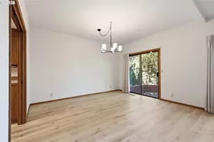 587 Wimbledon Ct, Eugene, OR 97401 - Photo 7