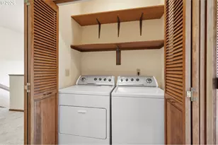 587 Wimbledon Ct, Eugene, OR 97401 - Photo 29