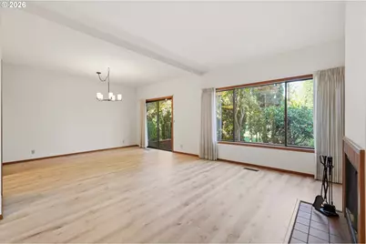 587 Wimbledon Ct, Eugene, OR 97401 - Photo 5